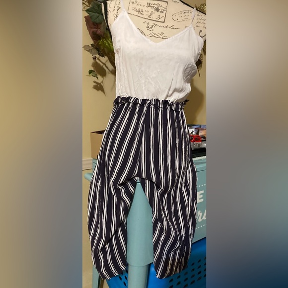 Juniors Size L Derek Heart Capri Jumpsuit With Spaghetti Straps - Picture 2 of 15